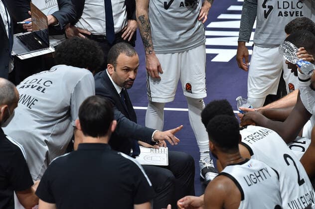 TJ Parker (asvel) et se joueurs BASKETBALL : LDLC ASVEL vs Khimki Moscou - Euroleague - 18 12 2020 FredericChambert Panoramic 