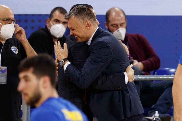 December 18, 2020, Barcelona, Spain: Sarunas Jasikevicius of FC Barcelona, Barca with Ioannis Sfairopoulos of Maccabi Playtika Tel Aviv during the Turkish Airlines EuroLeague match between FC Barcelona and Maccabi Playtika Tel Aviv at Palau Blaugrana in Barcelona, Spain. Barcelona Spain - ZUMAd159 20201218_zia_d159_002 Copyright: xDavidxRamirezx
