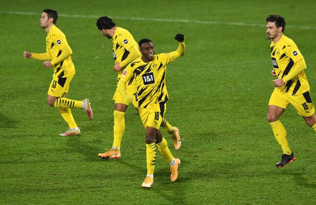 Football, Men, 2020 2021 season, 1 Bundesliga 13 matchday , 1 FC Union Berlin Borussia Dortmund, Youssoufa Moukoko Borussia Dortmund , cheering after goal to 1 1, 18 12 2020, Copyright: xMatthiasxKochx