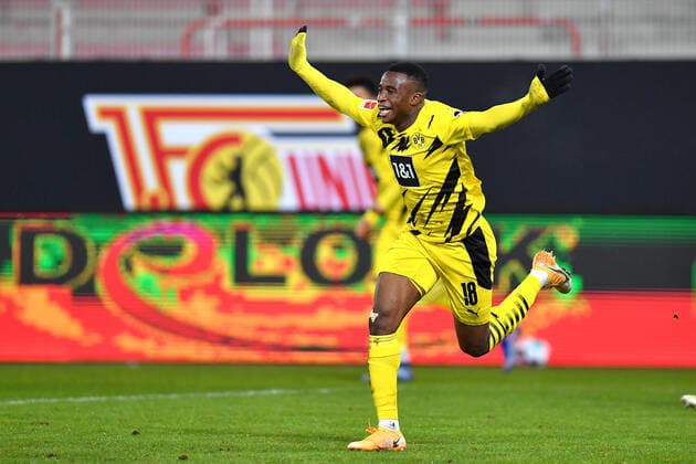 Fußball 1 Bundesliga, Saison 2020 2021, 13 Spieltag, FC Union Berlin Borussia Dortmund am 18 11 2020 im Stadion an der Alten Försterei Dortmunds Youssoufa Moukoko jubilates after his goal to 1 1 DFL REGULATIONS PROHIBIT ANY USE OF PHOTOGRAPHS AS IMAGE SEQUENCES AND OR QUASI VIDEO Copyright: xNeundorf Kirchnerx
