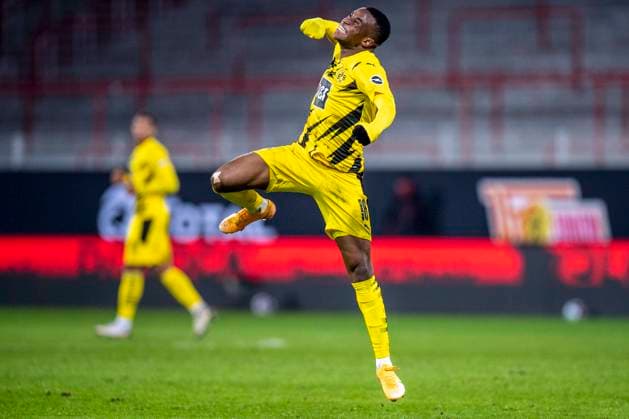 Fußball 1 Bundesliga, Saison 2020 2021, 13 Spieltag, FC Union Berlin Borussia Dortmund am 18 11 2020 im Stadion an der Alten Försterei Dortmunds Youssoufa Moukoko jubilates after his goal to 1 1 DFL REGULATIONS PROHIBIT ANY USE OF PHOTOGRAPHS AS IMAGE SEQUENCES AND OR QUASI VIDEO Copyright: xNeundorf Kirchnerx