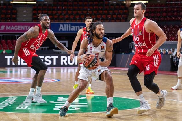 Pierria Henry 7 Baskonia Vitoria Gasteiz , Paul Zipser 16 FC Bayern , FC Bayern Basketball vs Baskonia Vitoria Gasteiz, Basketball, Euroleague, 18 12 2020 Muenchen Bayern Germany Copyright: xkolbert-press UlrichxGamelx