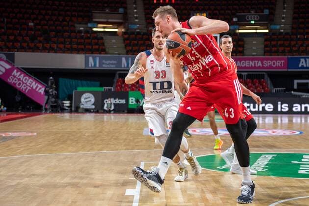 Achille Polonara 33 Baskonia Vitoria Gasteiz , Leon Radosevic 43 FC Bayern , FC Bayern Basketball vs Baskonia Vitoria Gasteiz, Basketball, Euroleague, 18 12 2020 Muenchen Bayern Germany Copyright: xkolbert-press UlrichxGamelx
