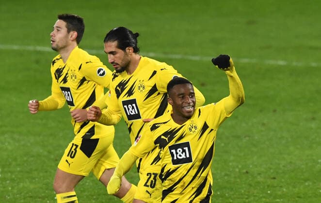 Football, men, 2020 2021 season, 1 Bundesliga 13 matchday , 1 FC Union Berlin Borussia Dortmund 2 1 , Youssoufa Moukoko Borussia Dortmund , cheering after goal to 1 1, 18 12 2020, Copyright: xMatthiasxKochx