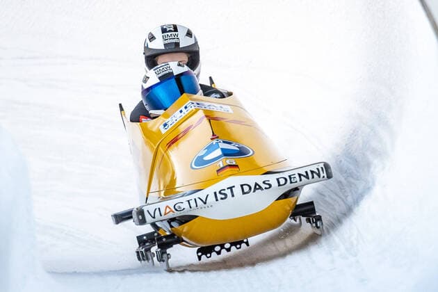 Bilder des Jahres 2020, Sport 12 Dezember Sport Bilder des Tages 19.12.2020, Olympia Eiskanal, Innsbruck, AUT, BMW IBSF Weltcup Bob und Skeleton, Igls, Damen Zweierbob, 2. Lauf, im Bild Stephanie Schneider und Leonie Fiebig (GER) Stephanie Schneider und Leonie Fiebig of Germany in action during 2nd run of women doubles Bobsleigh competition of the BMW IBSF Bob & Skeleton Weltcup at the Olympia Eiskanal in Innsbruck, Austria on 2020 12 19. **** ONLY GER;FRA;ITA;ESP;SUISSE;GBR **** Innsbruck *** 19 12 2020, Olympia Eiskanal, Innsbruck, AUT, BMW IBSF World Cup Bobsleigh and Skeleton, Igls, women doubles bobsleigh, 2 run, in picture Stephanie Schneider and Leonie Fiebig GER Stephanie Schneider and Leonie Fiebig of Germany in action during 2nd run of women doubles bobsleigh competition of the BMW IBSF Bob Skeleton World Cup at the Olympia Eiskanal in Innsbruck, Austria on 2020 12 19 ONLY GER FRA ITA ESP SUISSE GBR Innsbruck  EP_gro  