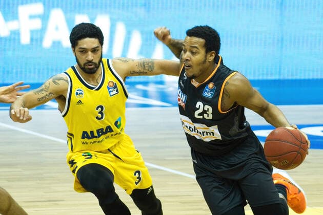 v l Peyton Siva Alba, Troy Caupain Ulm, 19 12 2020, BBL, Alba Berlin vs Ratiopharm Ulm, at Mercedes Benz Arena, GER, Berlin, 19 12 2020, BBL, Alba vs Ulm Berlin Copyright: xUwexKoch xEibner-Pressefotox EP_ukh