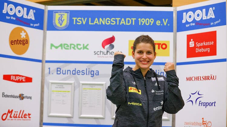 despor 19 12 2020 Table Tennis Ladies 1 BL TSV Langstadt SV Böblingen emspor, emonline, oespor, v l , Petrissa Solja TSV Langstadt Table Tennis Ladies 1 Bundesliga cheers, table leader Photo Joaquim Ferreira Copyright: JoaquimxFerreira