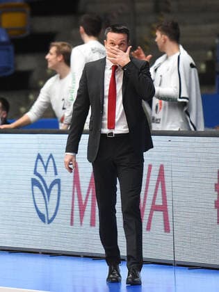 19 12 2020, xhbx, Basketball BBL Bundesliga, Frankfurt Skyliners medi Bayreuth emspor, v l Trainer Sebastian Gleim Head Coach, Fraport Skyliners Frankfurt DFL DFB REGULATIONS PROHIBIT ANY USE OF PHOTOGRAPHS as IMAGE SEQUENCES and or QUASI VIDEO Frankfurt am Main