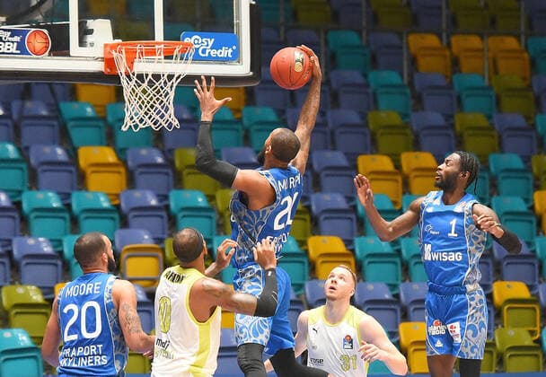 19 12 2020, xhbx, Basketball BBL Bundesliga, Frankfurt Skyliners medi Bayreuth emspor, v l Kamari Murphy Fraport Skyliners Frankfurt DFL DFB REGULATIONS PROHIBIT ANY USE OF PHOTOGRAPHS as IMAGE SEQUENCES and or QUASI VIDEO Frankfurt am Main
