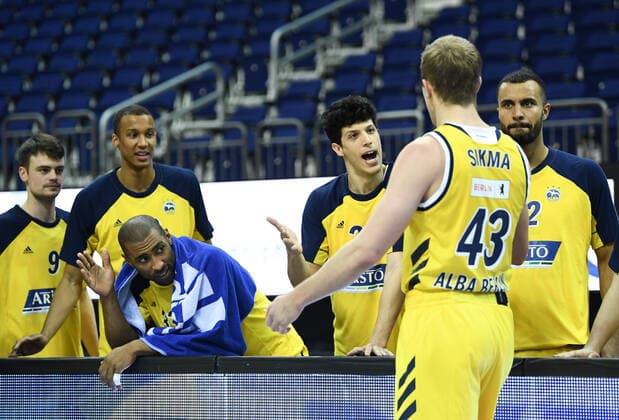 Basketball Berlin 19 12 2020 Season 2020 2021 easyCredit BBL 1 Bundesliga BBL Alba Berlin vs ratiopharm Ulm vl Simone Fontecchio 20 ALB and Luke Sikma 43 ALB before the game.