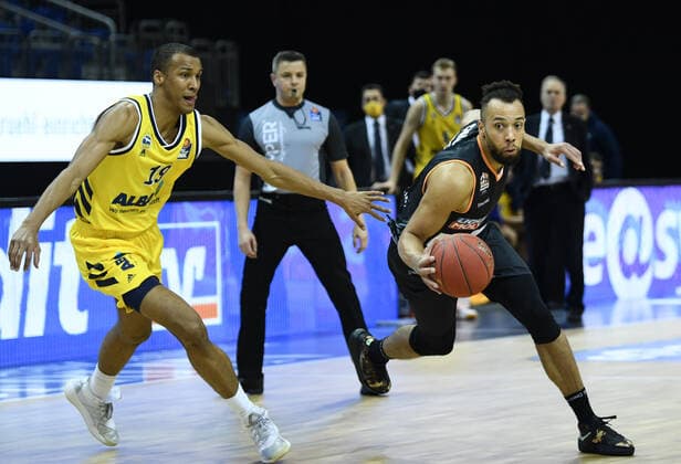 Basketball Berlin 19 12 2020 Season 2020 2021 easyCredit BBL 1 Bundesliga BBL Alba Berlin vs ratiopharm Ulm vl Louis Olinde 19 ALB , Demetrius Conger 1 Ulm.