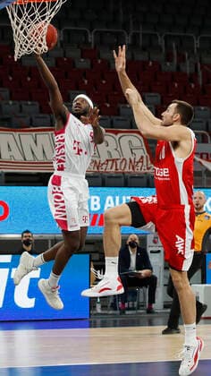 Germany, Bamberg, Brose Arena, 19 12 2020, emspor, emonline, despor, deonline, Brose Bamberg Telekom Baskets Bonn, Basketball, BBL Picture from left Josh Hagins Telekom Baskets Bonn and Christian Sengfelder Brose Bamberg Copyright: HMBxMedia xHeikoxBecker