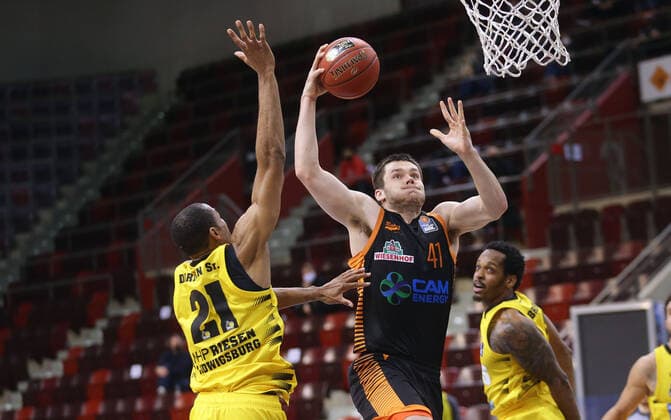 Ludwigsburg , Basketball easyCredit BBL Bundesliga , MHP RIESEN Ludwigsburg vs Rasta Vechta , from left Tremmell Darden Riesen Will Vorhees Vechta