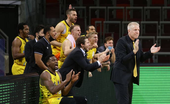 Ludwigsburg , Basketball easyCredit BBL Bundesliga , MHP RIESEN Ludwigsburg vs Rasta Vechta , cheering giants , right coach John Patrick