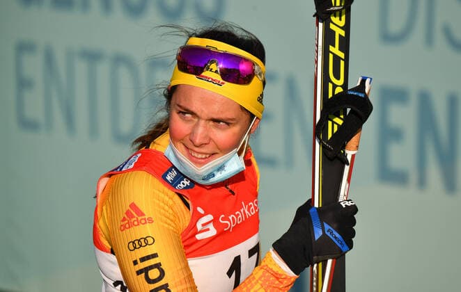 Bilder des Jahres 2020, Sport 12 Dezember Sport Bilder des Tages Coletta Rydzek (17, Deutschland), Ski-Weltcup, Weltcup, Ski, Sprint, Ski World Cup, Skiweltcup, Dresden, Königsufer, Elbufer, 19.12.2020, *** Coletta Rydzek 17, Germany , ski world cup, world cup, ski, sprint, ski world cup, ski world cup, Dresden, Königsufer, Elbufer, 19 12 2020,