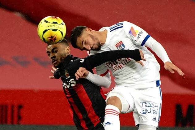 Alexis Claude Maurice (OGC Nice) - Houssem Aouar (Lyon) FOOTBALL : OGC Nice vs Lyon - Ligue 1 Uber Eats - Nice - 19 12 2020 NorbertScanella PanoramiC 