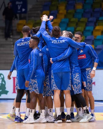 Fraport Skyliners medi Bayreuth, easyCredit BBL Team Circle of the Fraport Skyliners Basketball match of the easyCredit BBL between the Fraport Skyliners and medi Bayreuth on 19 December 2020 at the Fraport Arena in Frankfurt am Main , Frankfurt am Main Hesse Germany Fraport Arena