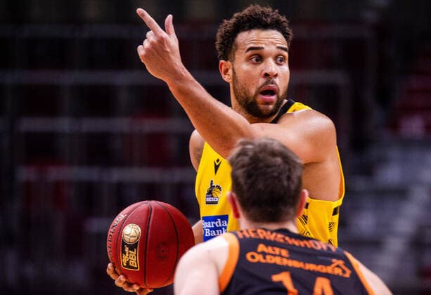 Elias Harris MHP RIESEN Ludwigsburg 8 Philipp Herkenhoff Rasta Vechta 14 1 BASKETBALL Bundesliga MHP RIESEN Ludwigsburg Rasta Vechta on 19 12 2020 in Ludwigsburg MHPArena , Baden Wuerttemberg Ludwigsburg 19 12 20 Basketball , 19 12 2020, Ludwigsburg Germany xpxsdx