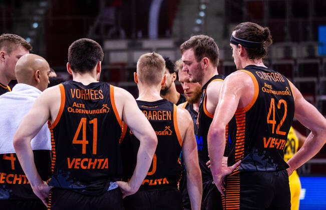 disappointed Philipp Herkenhoff Rasta Vechta 14 and team 1 BASKETBALL Bundesliga MHP RIESEN Ludwigsburg Rasta Vechta on 19 12 2020 in Ludwigsburg MHPArena , Baden Wuerttemberg Ludwigsburg 19 12 20 Basketball , 19 12 2020, Ludwigsburg Germany xpxsdx