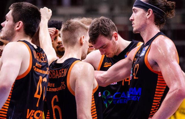 disappointed Philipp Herkenhoff Rasta Vechta 14 and team 1 BASKETBALL Bundesliga MHP RIESEN Ludwigsburg Rasta Vechta on 19 12 2020 in Ludwigsburg MHPArena , Baden Wuerttemberg Ludwigsburg 19 12 20 Basketball , 19 12 2020, Ludwigsburg Germany xpxsdx