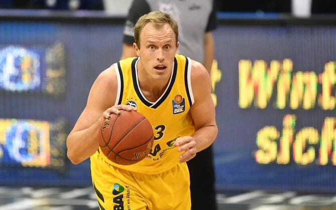 Luke Sikma ALBA , with ball ALBA Berlin ratiopharm Ulm Basketball, easy Credit BBL , men, men, men, season 2020 2021 Berlin, 19 12 2020, Mercedes Benz Arena