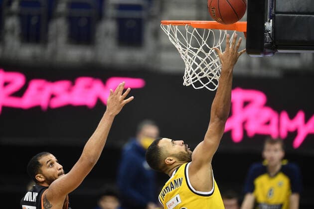 Johannes Thiemann ALBA , shooting at the basket, ALBA Berlin ratiopharm Ulm Basketball, easy Credit BBL , men, men, men, season 2020 2021 Berlin, 19 12 2020, Mercedes Benz Arena