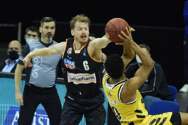 f l Per Guenther Ulm, Maodo Lo Alba, 19 12 2020, BBL, Alba Berlin vs Ratiopharm Ulm, at Mercedes Benz Arena, GER, Berlin, 19 12 2020, BBL, Alba vs Ulm Berlin Copyright: xUwexKoch xEibner-Pressefotox EP_ukh