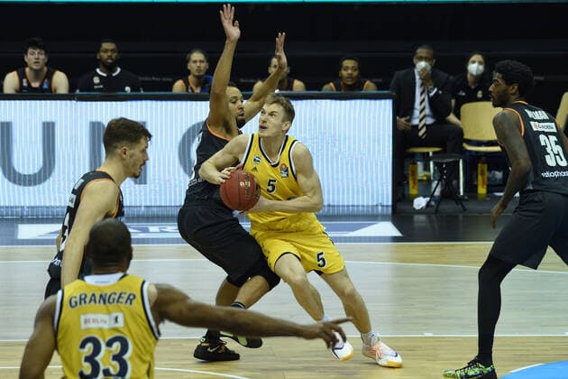 Niels Giffey Alba, 19 12 2020, BBL, Alba Berlin vs Ratiopharm Ulm, at Mercedes Benz Arena, GER, Berlin, 19 12 2020, BBL, Alba vs Ulm Berlin Copyright: xUwexKoch xEibner-Pressefotox EP_ukh