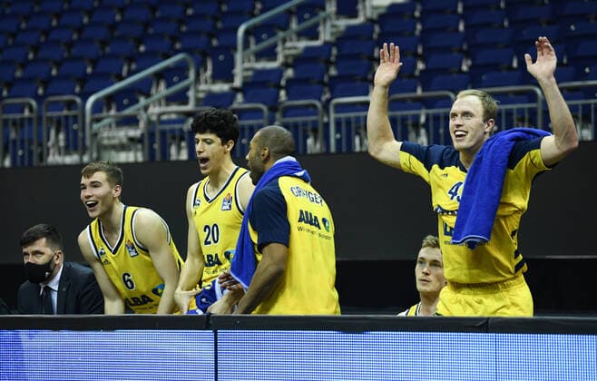 Basketball Berlin 19 12 2020 Season 2020 2021 easyCredit BBL 1 Bundesliga BBL Alba Berlin vs ratiopharm Ulm vl Malte Delow 6 ALB , Simone Fontecchio 20 ALB , Jayson Granger 33 ALB and Luke Sikma 43 ALB