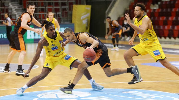 Ludwigsburg , Basketball easyCredit BBL Bundesliga , MHP RIESEN Ludwigsburg vs Rasta Vechta , from left Jaleen Smith Riesen Jean Salumu Vechta Elias harris Riesen