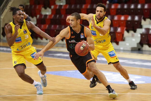 Ludwigsburg , Basketball easyCredit BBL Bundesliga , MHP RIESEN Ludwigsburg vs Rasta Vechta , from left Jaleen Smith Riesen Jean Salumu Vechta Elias harris Riesen