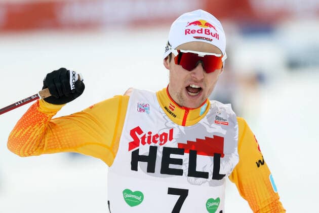 Bilder des Jahres 2020, Sport 12 Dezember Sport Bilder des Tages NORDIC COMBINED - FIS WC Ramsau RAMSAU,AUSTRIA,20.DEC.20 - NORDIC SKIING, NORDIC COMBINED, CROSS COUNTRY - FIS World Cup, 10km Gundersen, men. Image shows the rejoicing of Vinzenz Geiger (GER). GEPAxpictures xChristianxWalgram