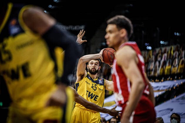 easyCredit BBL 7 Matchday EWE Baskets FC Bayern Basketball Basketball Oldenburg 20 12 2020 Season 2020 2021 easyCredit BBL 7 Matchday EWE Baskets FC Bayern Munich Basketball 45, Nathan Boothe, EWE Baskets Oldenburg editorial use only commercial use only by arrangement with the photographer Oldenburg Germany