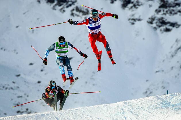 Bilder des Jahres 2020, Sport 12 Dezember Sport Bilder des Tages FREE STYLE - FIS SX WC Val Thorens VAL THORENS,FRANCE,20.DEC.20 - FREESTYLE SKIING - FIS World Cup, Ski Cross, men, ladies. Image shows Kevin Drury (CAN), Tyler Wallasch (USA) and Ryo Sugai (JPN). GEPAxpictures xMaticxKlansek