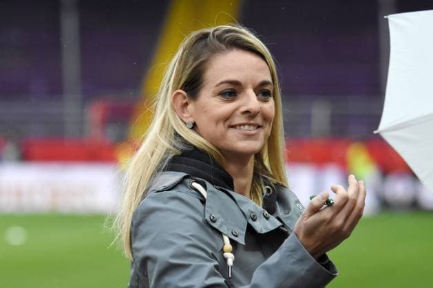 Osnabrueck, Germany 10 November 2018 Laenderspiel Damen 18 19 Deutschland vs Italien Nia Künzer Kuenzer, action single image, laughing smiling good mood grinning DFB regulations prohibit any use of photographs as image sequences and or quasi video Laenderspiel Damen 18 19 Deutschland vs Italien nap