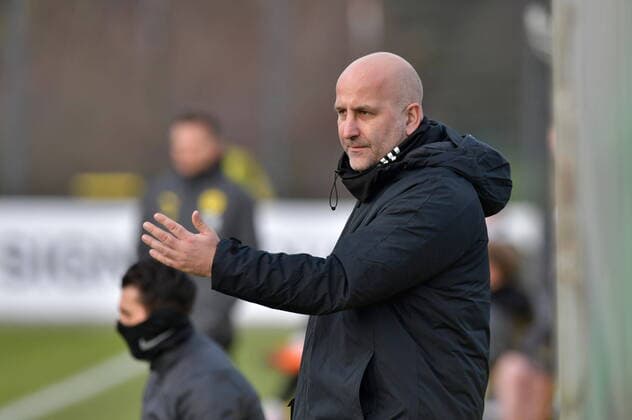 GER, Regionalliga West, Bor Dortmund U23 vs Wuppertal SV 19 12 2020, GER, Regionalliga West , Fussballpark BVB Hohenbuschel, Dortmund, Bor Dortmund U23 vs Wuppertal SV DFB regulations prohibit any use of photographs as image sequences and or quasi video in the picture Coach Björn Mehnert Wuppertaler SV nordphotox xFreund nph00018