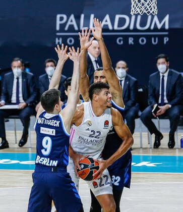 MATCH Day 16 Mens Euroleague Madrid Real Madrid vs Alba Berlin Edy Tavares Jonas Mattisseck Johannes Thiemann Madrid Madrid Spain Basketball  Copyright: xAlbaxPachecox