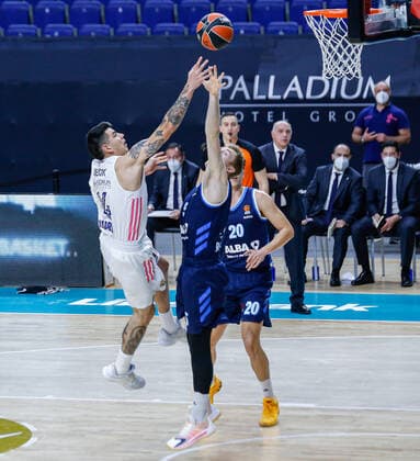MATCH Day 16 Mens Euroleague Madrid Real Madrid vs Alba Berlin Gabriel Deck Niels Giffey Madrid Madrid Spain Basketball  Copyright: xAlbaxPachecox