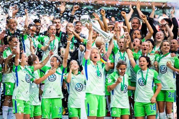 Koeln, Germany 19 May 2018 Final DFB Pokal Women 17 18 VfL Wolfsburg vs Bayern Muenchen The VFL Wolfsburg team cheers after winning the DFB Pokal jubilation joy emotion winner laughing smiling good mood grinning gesture gestures cup final DFB Pokal Women 17 18 VfL Wolfsburg vs Bayern Muenchen mell