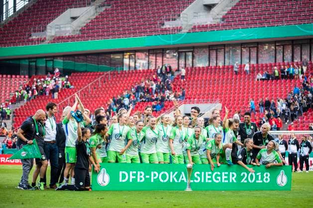 Koeln, Germany 19 May 2018 Final DFB Pokal Women 17 18 VfL Wolfsburg vs Bayern Muenchen The VFL Wolfsburg team cheers after winning the DFB Pokal jubilation joy emotion winner laughing smiling good mood grinning gesture gestures cup final DFB Pokal Women 17 18 VfL Wolfsburg vs Bayern Muenchen mell