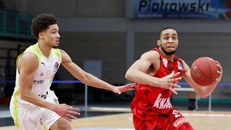 Germany, Bayreuth, Oberfrankenhalle, 22 12 2020, emspor, emonline, despor, deonline, medi bayreuth vs s Oliver Wuerzburg, Basketball, BBL picture v li Ryan Woolridge medi bayreuth and Cameron Hunt s Oliver Wuerzburg Copyright: HMBxMedia xHeikoxBecker