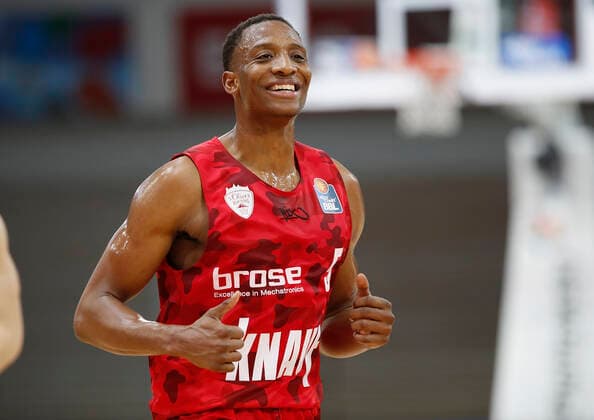 Germany, Bayreuth, Oberfrankenhalle, 22 12 2020, emspor, emonline, despor, deonline, medi bayreuth vs s Oliver Wuerzburg, Basketball, BBL picture v li cheering for Justin Sears s Oliver Wuerzburg Copyright: HMBxMedia xHeikoxBecker