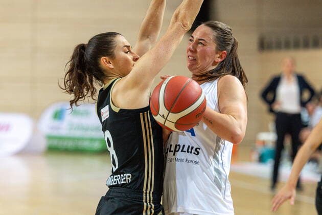 Barbora Kasparkowa 10, GISA Lions SV Halle vs Tessa Stammberger TK Hannover GISA Lions SV Halle vs TK Hannover Basketball 1 Bundesliga ERDGAS Sportarena Halle Saale 23 12 2020 Foto Holger John Sachsen Anhalt Germany