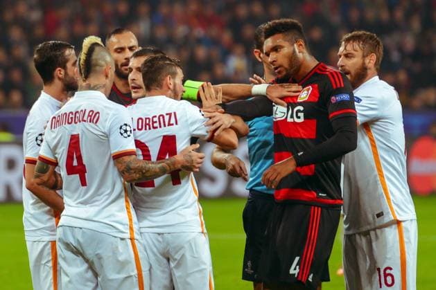 Leverkusen, Germany 20 October 2015 CL 15 16 Bayer 04 Leverkusen vs AS Roma dispute tussle disagreement between Roma and Leverkusen CL 15 16 Bayer 04 Leverkusen vs AS Roma. psf