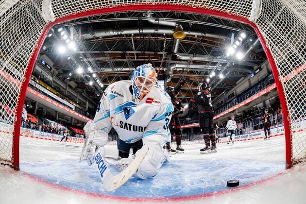 Bilder des Jahres 2020, Sport 12 Dezember Sport Bilder des Tages 23.12.2020 - Eishockey - Saison 2020 2021 - DEL - Nürnberg Ice Tigers Icetigers - ERC Ingolstadt - ThHa - Tor Jubel Freude Ice Tigers Michael Garteig (34, ERC Ingolstadt ) am Boden *** 23 12 2020 Ice hockey season 2020 2021 DEL Nuremberg Ice Tigers Icetigers ERC Ingolstadt ThHa goal cheers joy Ice Tigers Michael Garteig 34, ERC Ingolstadt down