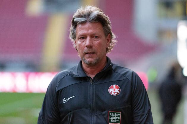 Kaiserslautern, Germany 21 October 2020 3 Liga 20 21 1 FC Kaiserslautern vs FC Ingolstadt coach Jeff Saibene FCK , action single image DFB regulations prohibit any use of photographs as image sequences and or quasi video 3 Liga 20 21 1 FC Kaiserslautern vs FC Ingolstadt msch