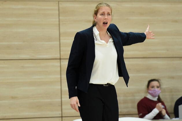 Halle, Germany 23 December 2020 1 BBL Women 2020 2021 Gisa Lions SV Halle vs TK Hannover coach Juliane Hoehne Hannover Erdgas Sportarena Sachsen Anhalt Copyright: xFotostandx xxBallaschx