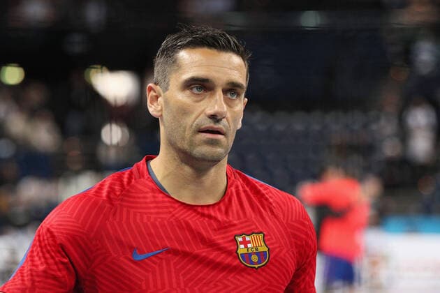 Kiel, Germany 23 April 2017 EHF CL 16 17 Quarterfinals THW Kiel vs FC Barcelona Kiril Lazarov FC Barcelona, 77 Action single image landscape EHF CL 16 17 Quarterfinals THW Kiel vs FC Barcelona mkra