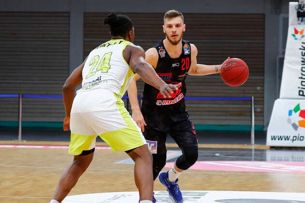 9 Matchday of the easyCredit BBL Basketball Bundesliga at Oberfrankenhalle in Bayreuth Season 2020 2021 Medi Bayreuth vs JobStairs Giessen 46ers Frank Bartley Medi Bayreuth 24 left Ferdinand Zylka JobStairs Giessen 46ers 20 right