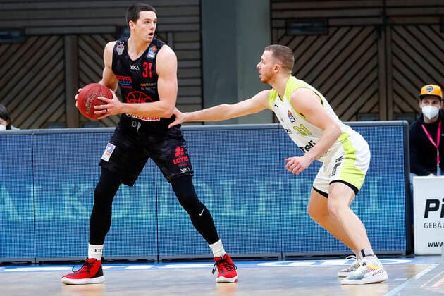 9 Matchday of the easyCredit BBL Basketball Bundesliga at Oberfrankenhalle in Bayreuth Season 2020 2021 Medi Bayreuth vs JobStairs Giessen 46ers Osvaldas Olisevicius Medi Bayreuth 31 right Scttie James JR JobStairs Giessen 46ers 31 left